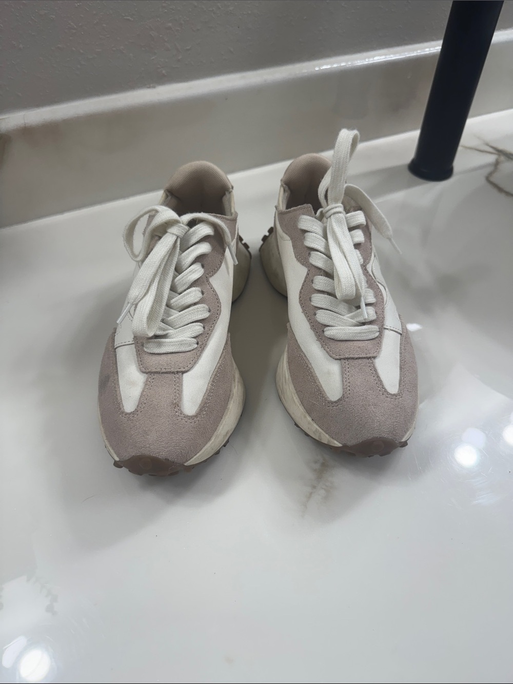 Steve Madden Beige and White Women’s Sneakers